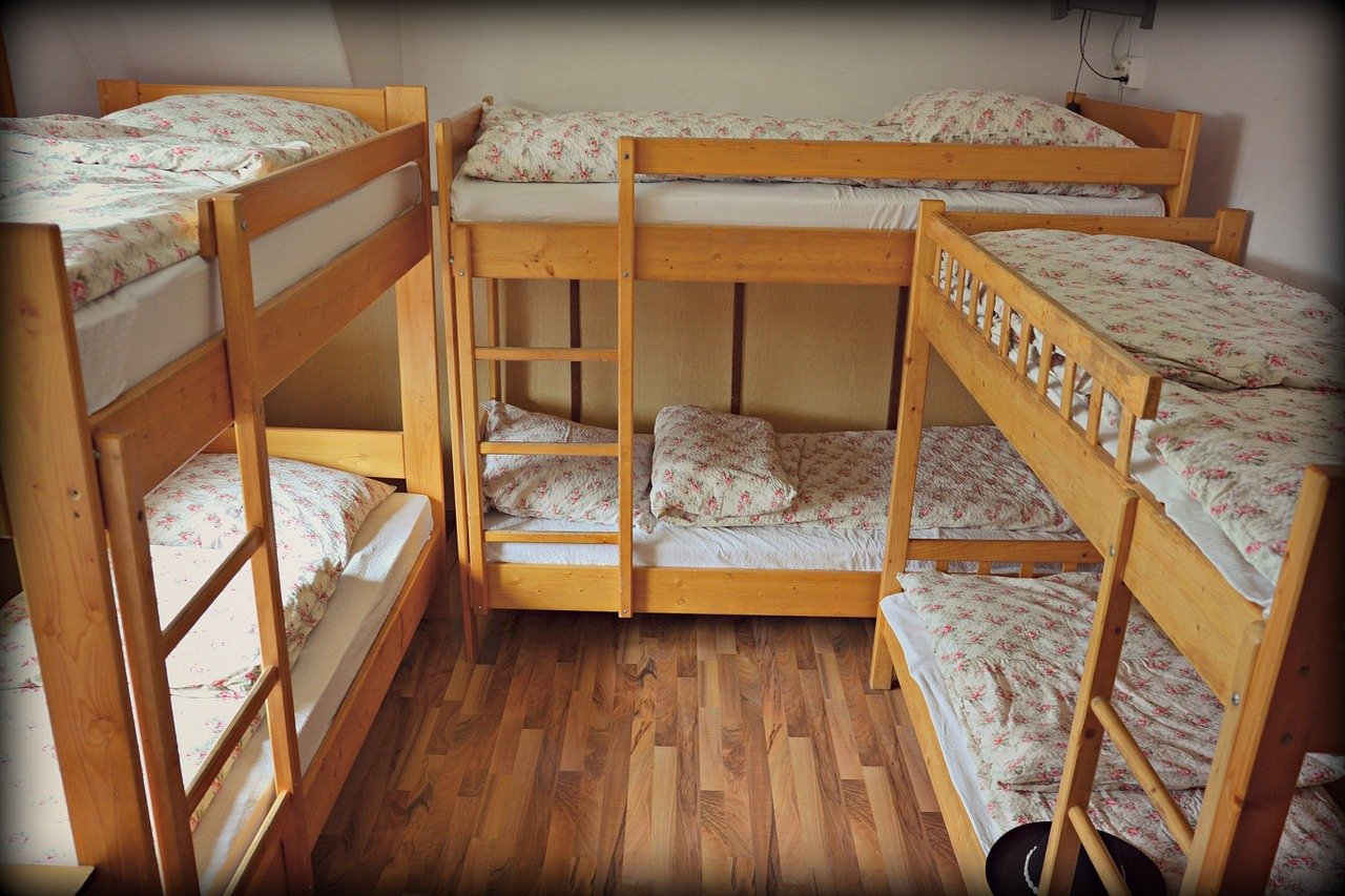 Bunk Beds Accommodation House  - misska420 / Pixabay